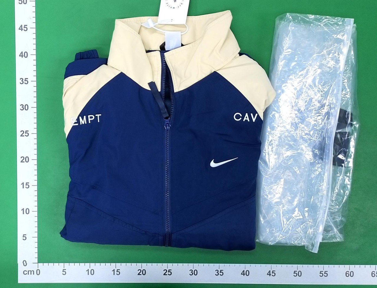 NIke Vintage Jacket - 2