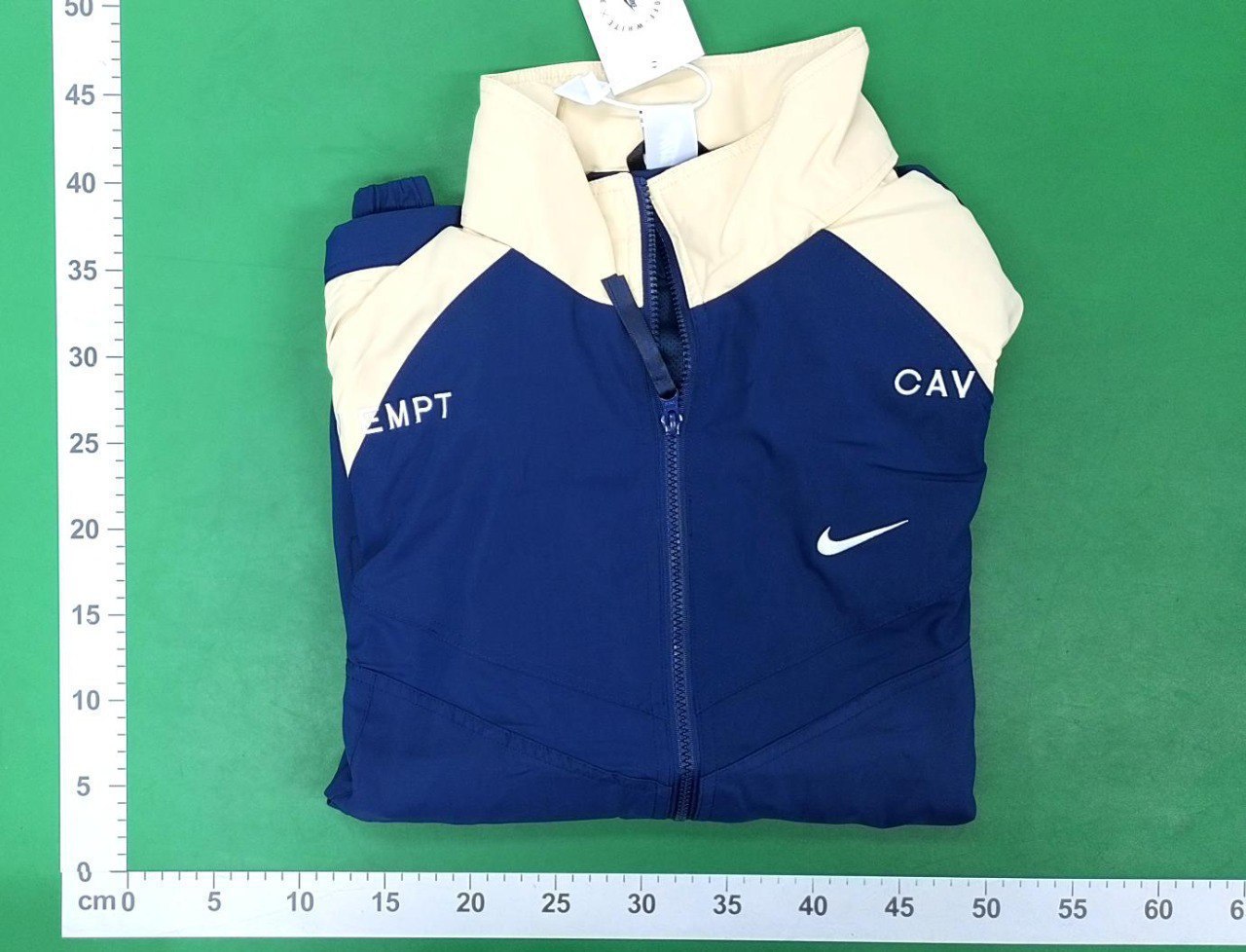 NIke Vintage Jacket - 4