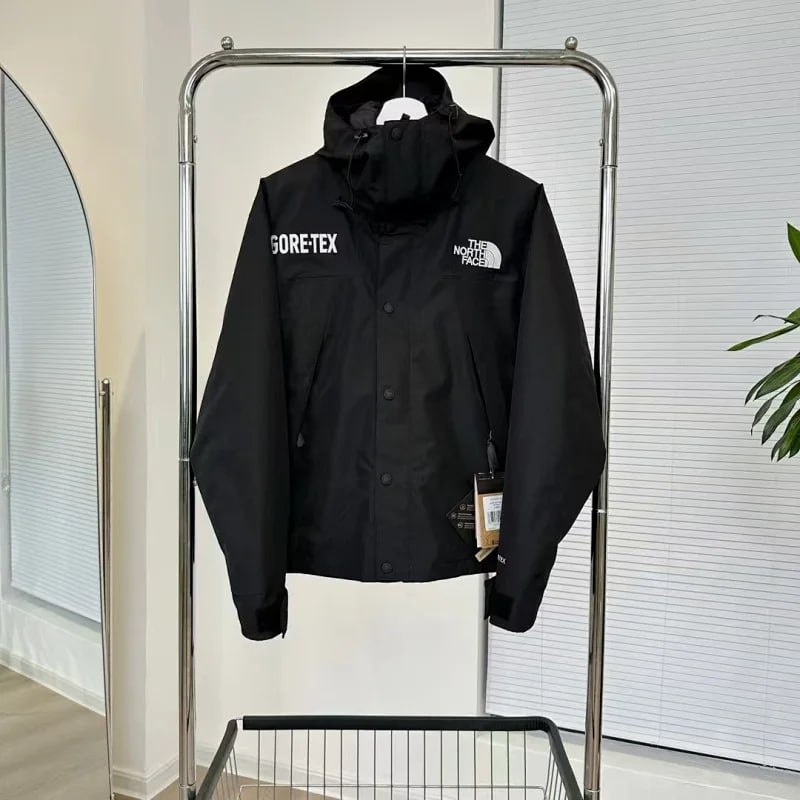 Moncler rain jackets/The north face Hard  - 2
