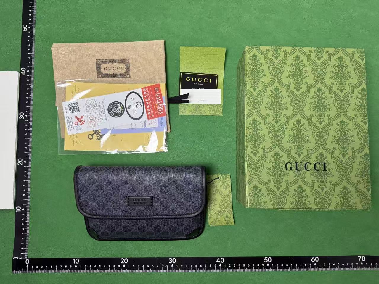 Gucci Old Fanny pack and chest bag - 2