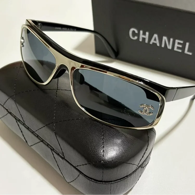 CHANEL Aviator-Style Sunglasses