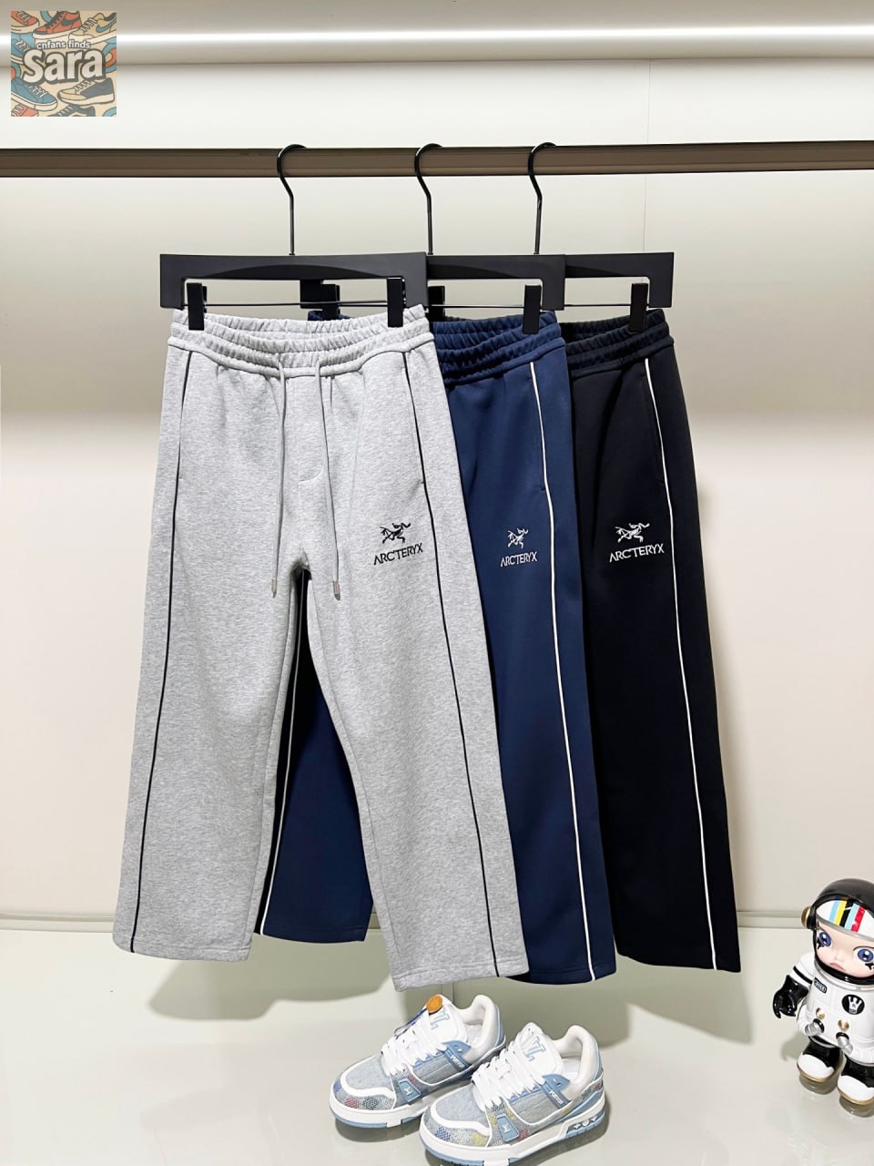 LV/ balenciaga