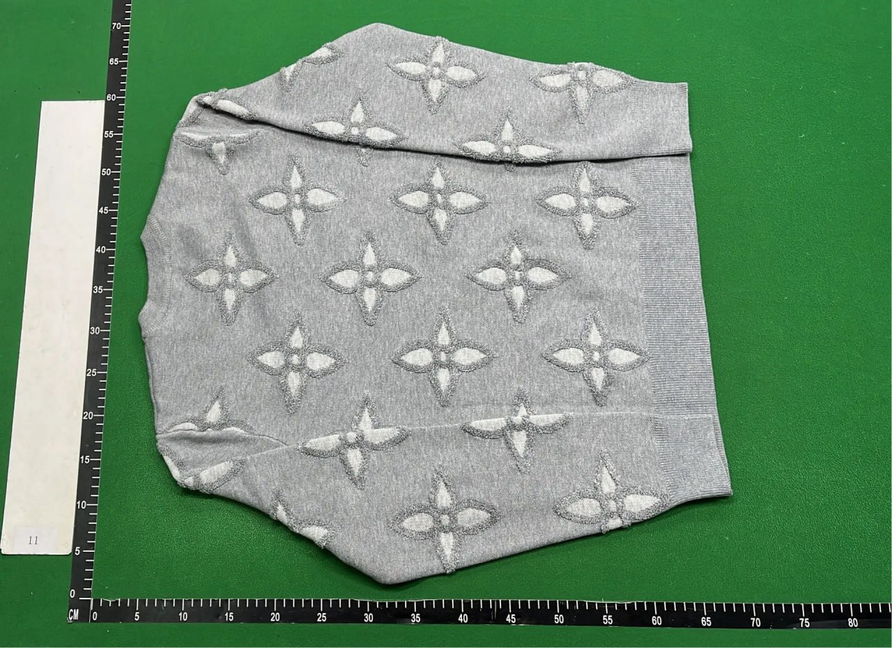 Louis Vuitton Sweater - 3