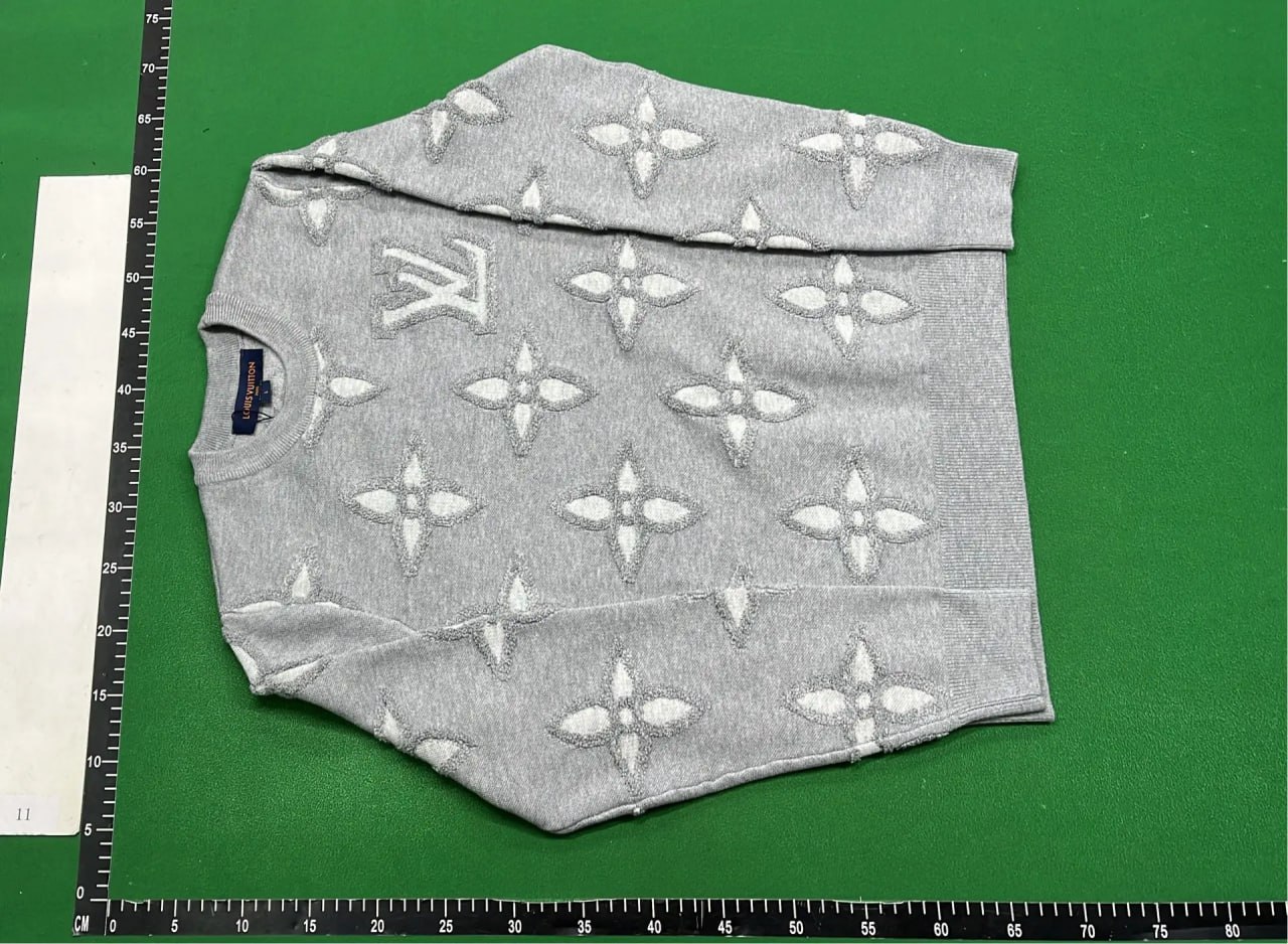 Louis Vuitton Sweater - 4
